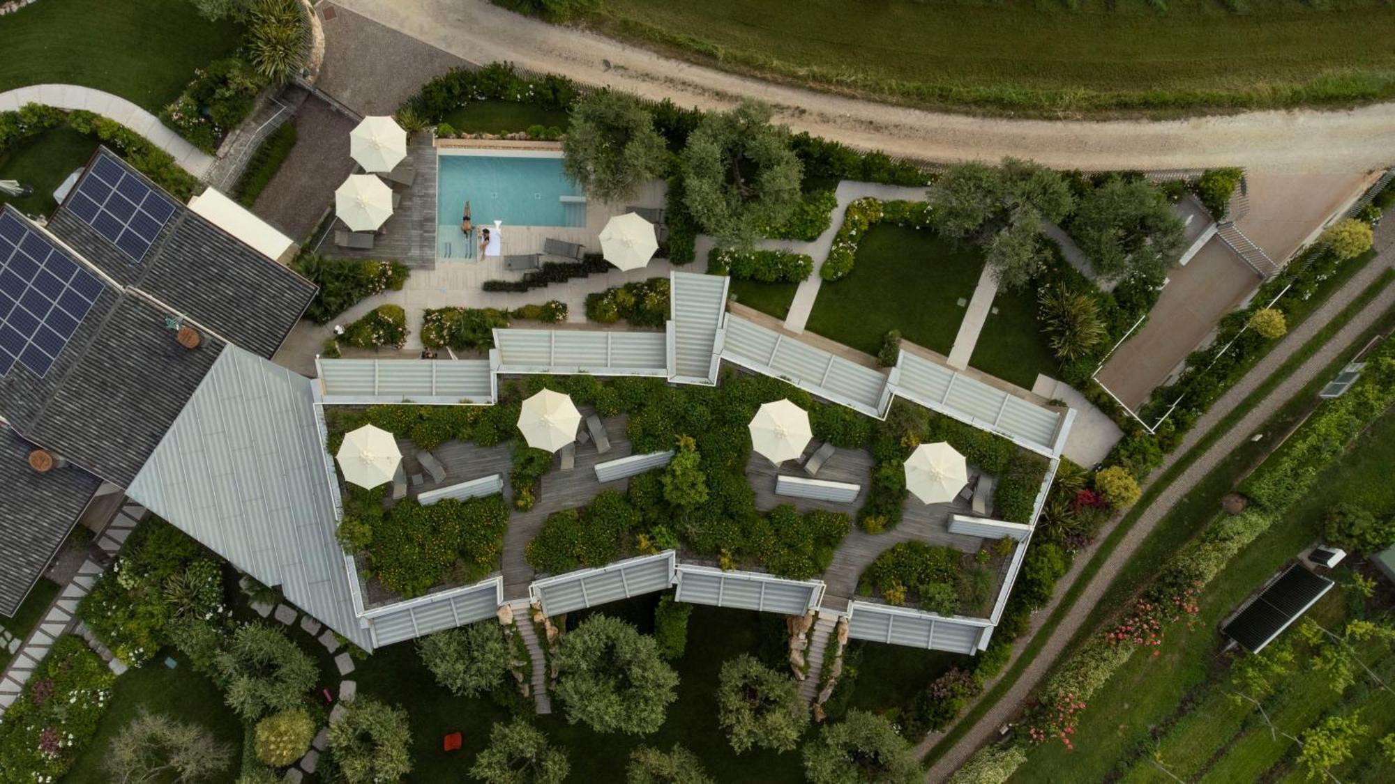 San Colombano Suites Бардолино Экстерьер фото