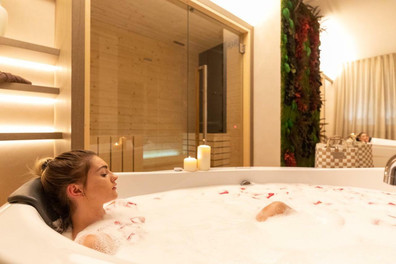 San Colombano Suites Бардолино Экстерьер фото