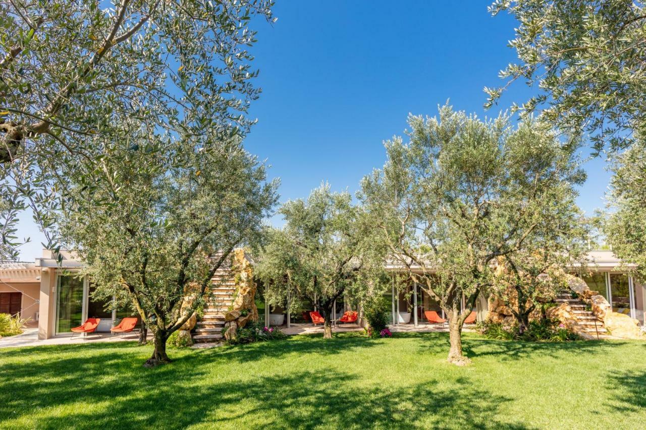 San Colombano Suites Бардолино Экстерьер фото